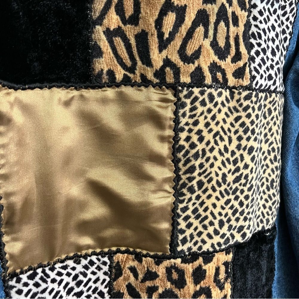 VINTAGE Tower Hill Sport Animal Print Patch Jean Jacket - Picture 9 of 9